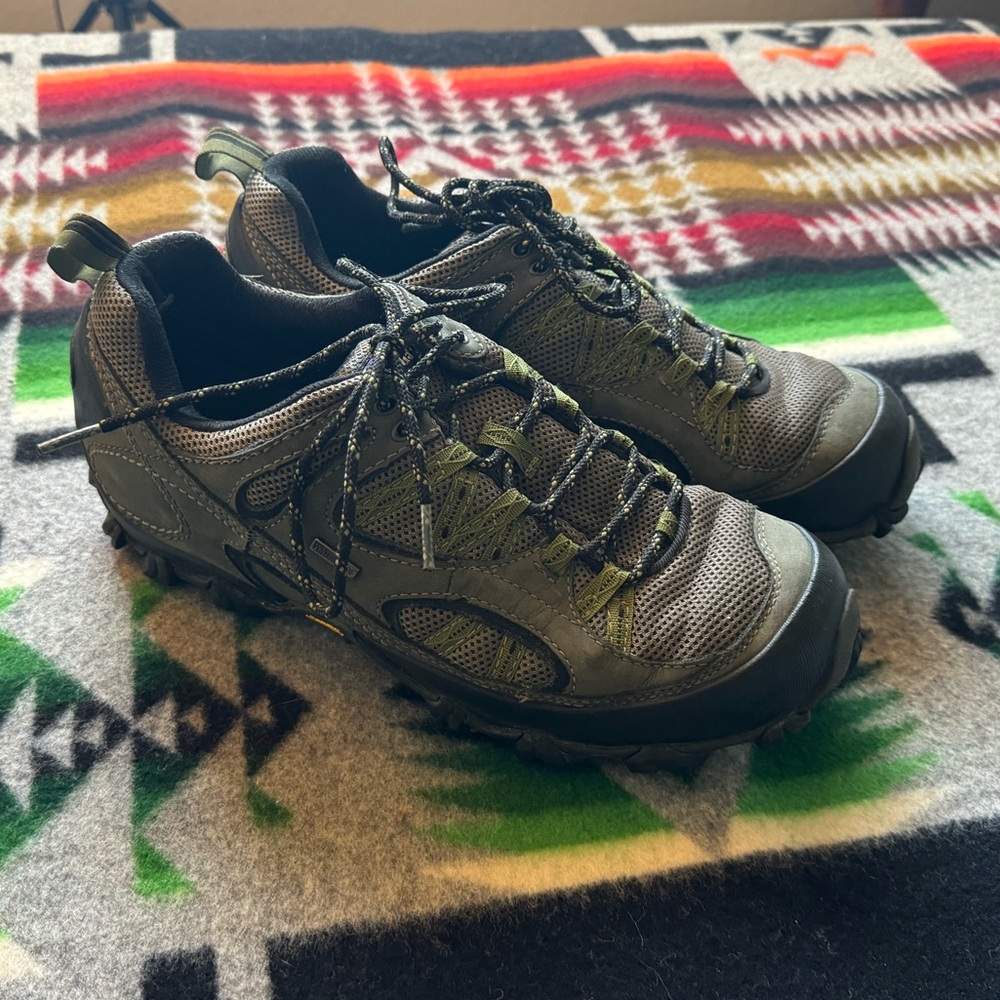 Patagonia Men's Shoes - Black and Green